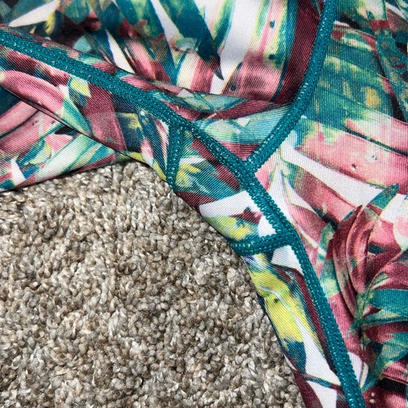 PRANA PALM LEAF LEGGINGS SIZE MEDIUM - Picture 4 of 7